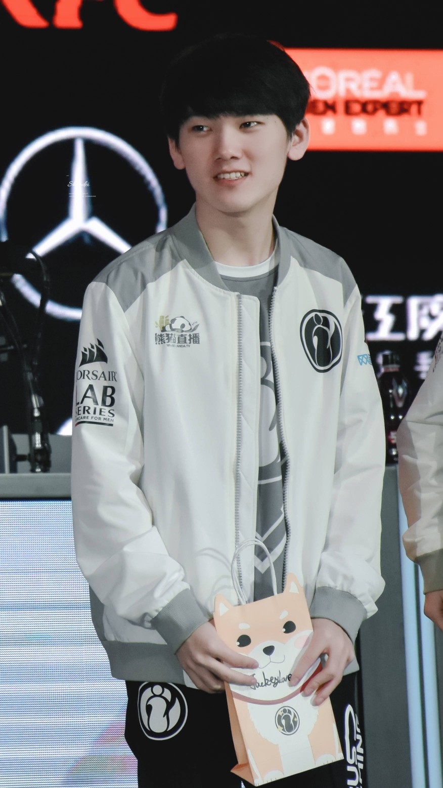 蠢萌的柴犬头像～ 小可爱们请注意接收～ 别忘了点赞噢