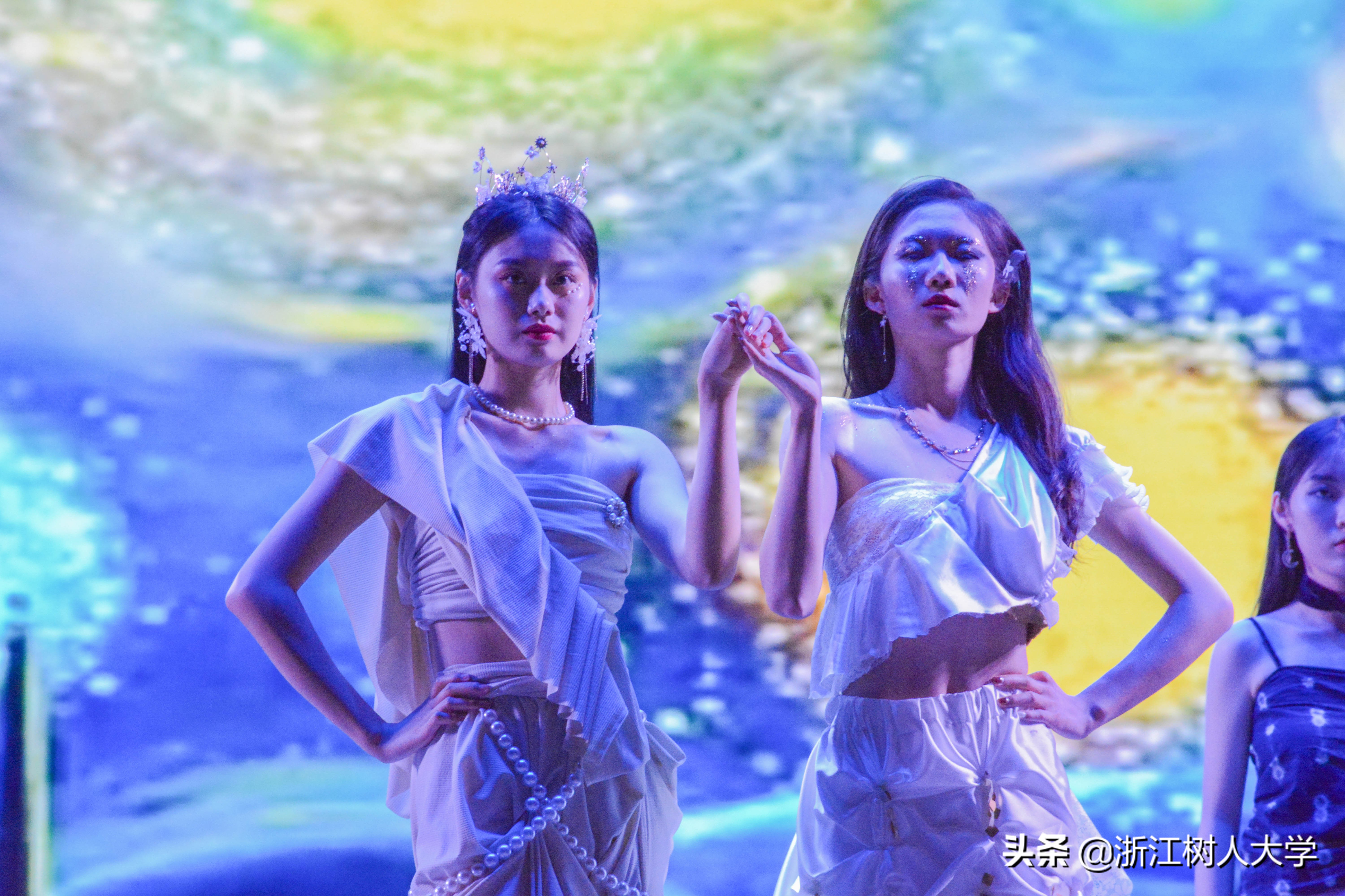 我校艺术学院举行建院20周年庆典活动暨迎新文艺汇演