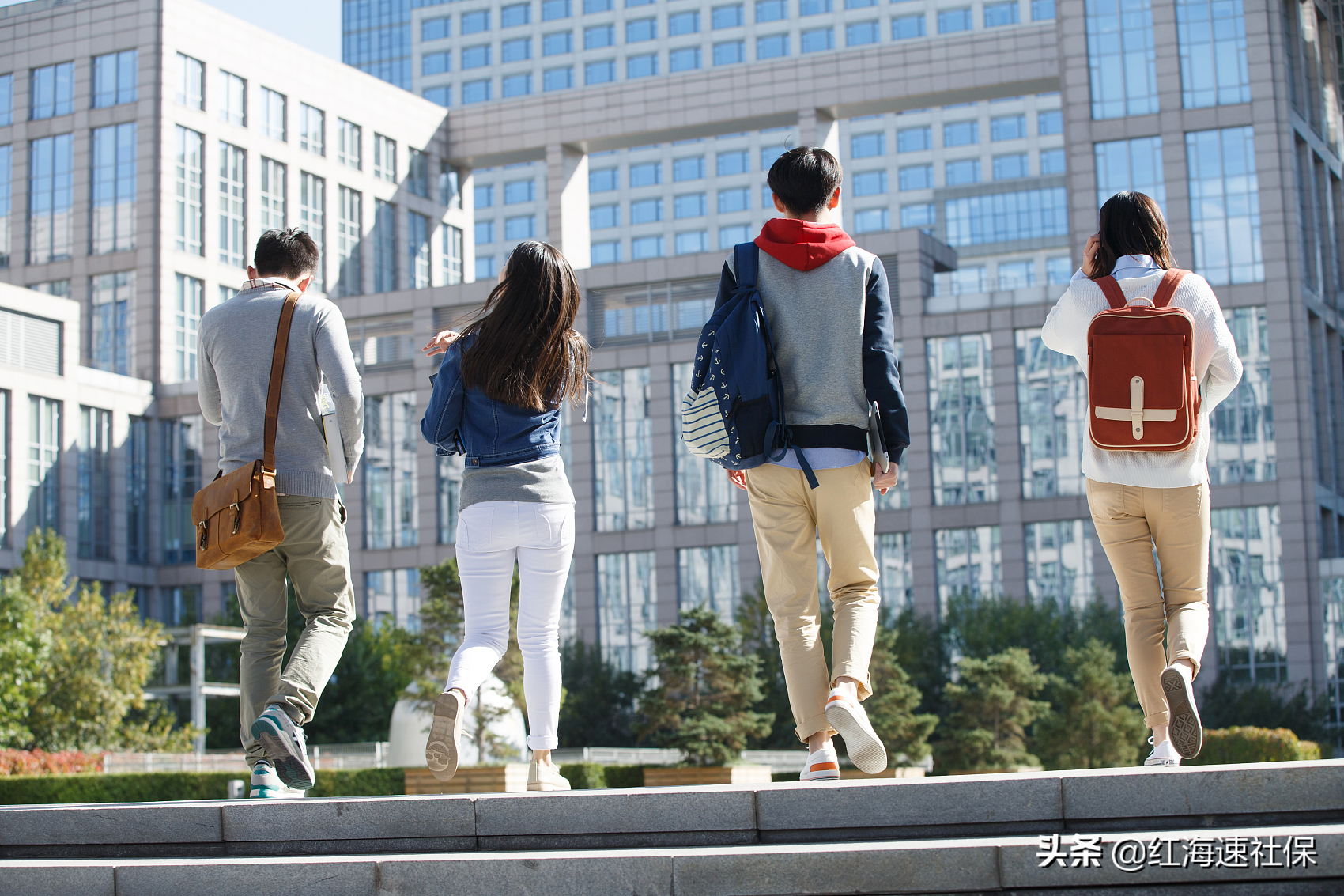 高考分数线出来后，选对学校专业，未来大不一样