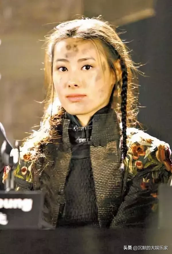 被豪门“抛弃”的梁洛施,真的很惨吗?