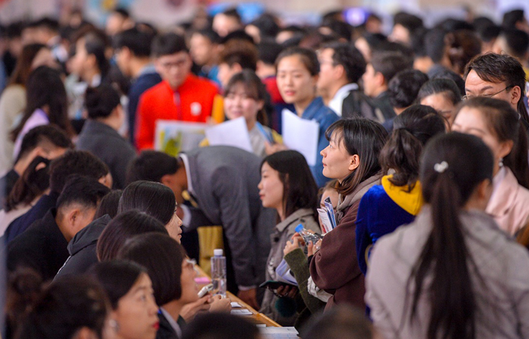 大学时期没入党，工作以后难度更大，谁有决定权同学要清楚