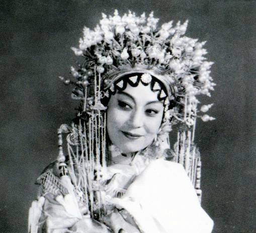 李金顺(1902-1953),评剧女演员,工旦行,"李派"创始人.