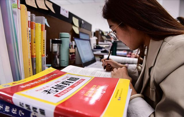 考研进入倒计时，这些院校被列入“考研黑名单”，学生选择需谨慎