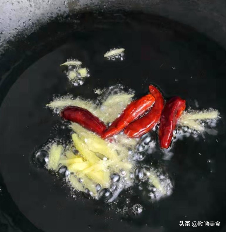 儿时的美味，“人造肉”搭配上小白菜，清脆爽口，有嚼劲