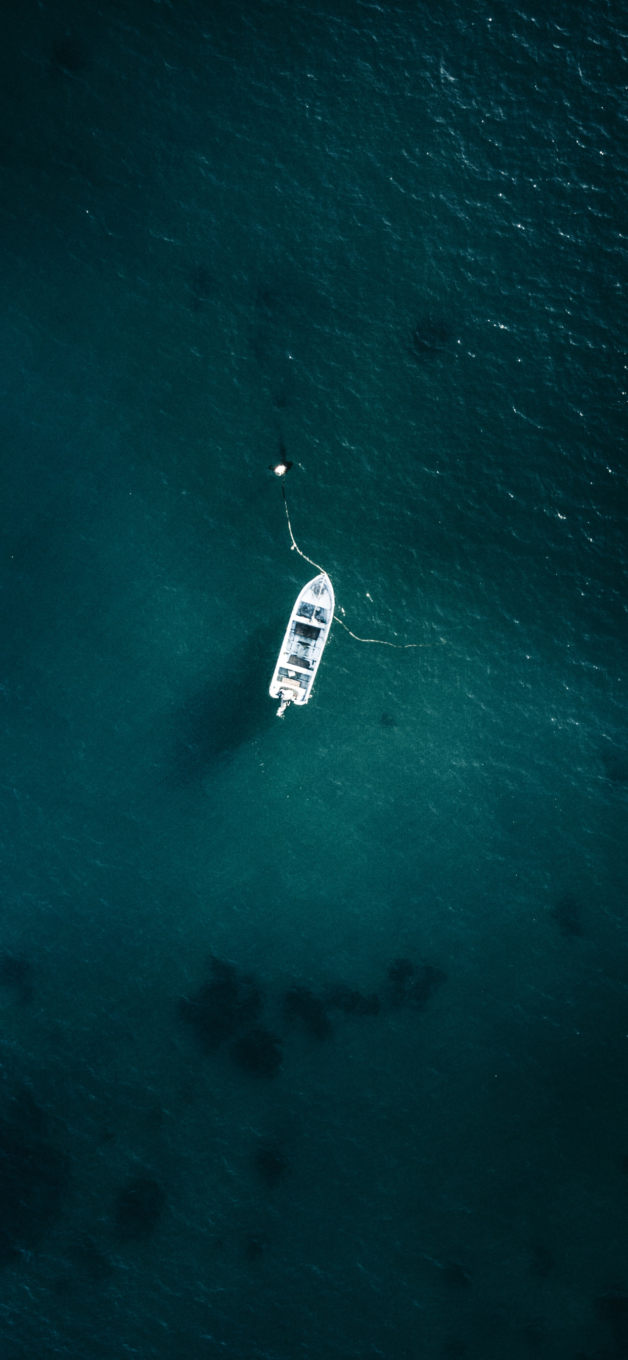 壁纸丨海岸，大海成全了夏天的一半快乐