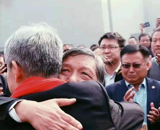 他用6年时间，让西安交大重现辉煌，功成身退时，上千人含泪送行