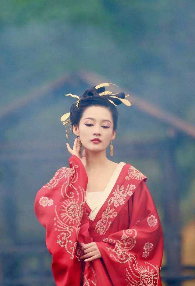 恋爱脑少女(恋爱脑少女赵露思简谱)-情感知识库-动动脑