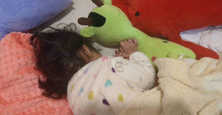 孩子发烧妈妈好惊慌:玫瑰疹与病毒疹,医生教我这样分