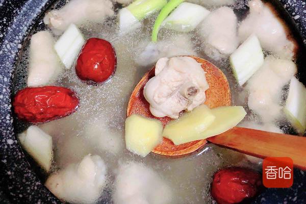 它被誉为“千果之王”，蛋白质是苹果的21倍，9月吃正当季