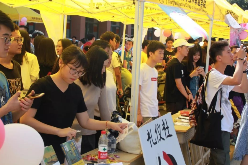 为何入学时，新生满心欢喜加入的社团，到了大二很多人选择退出？