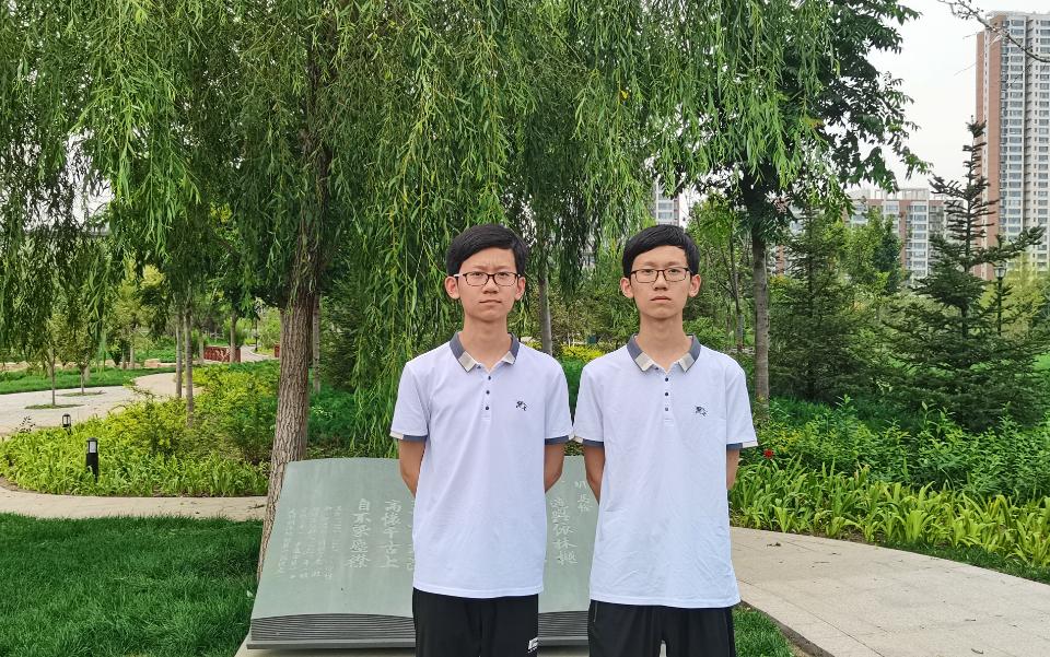 山东双胞胎学霸同时被北大录取，不玩手机不上补习班，爸爸不一般