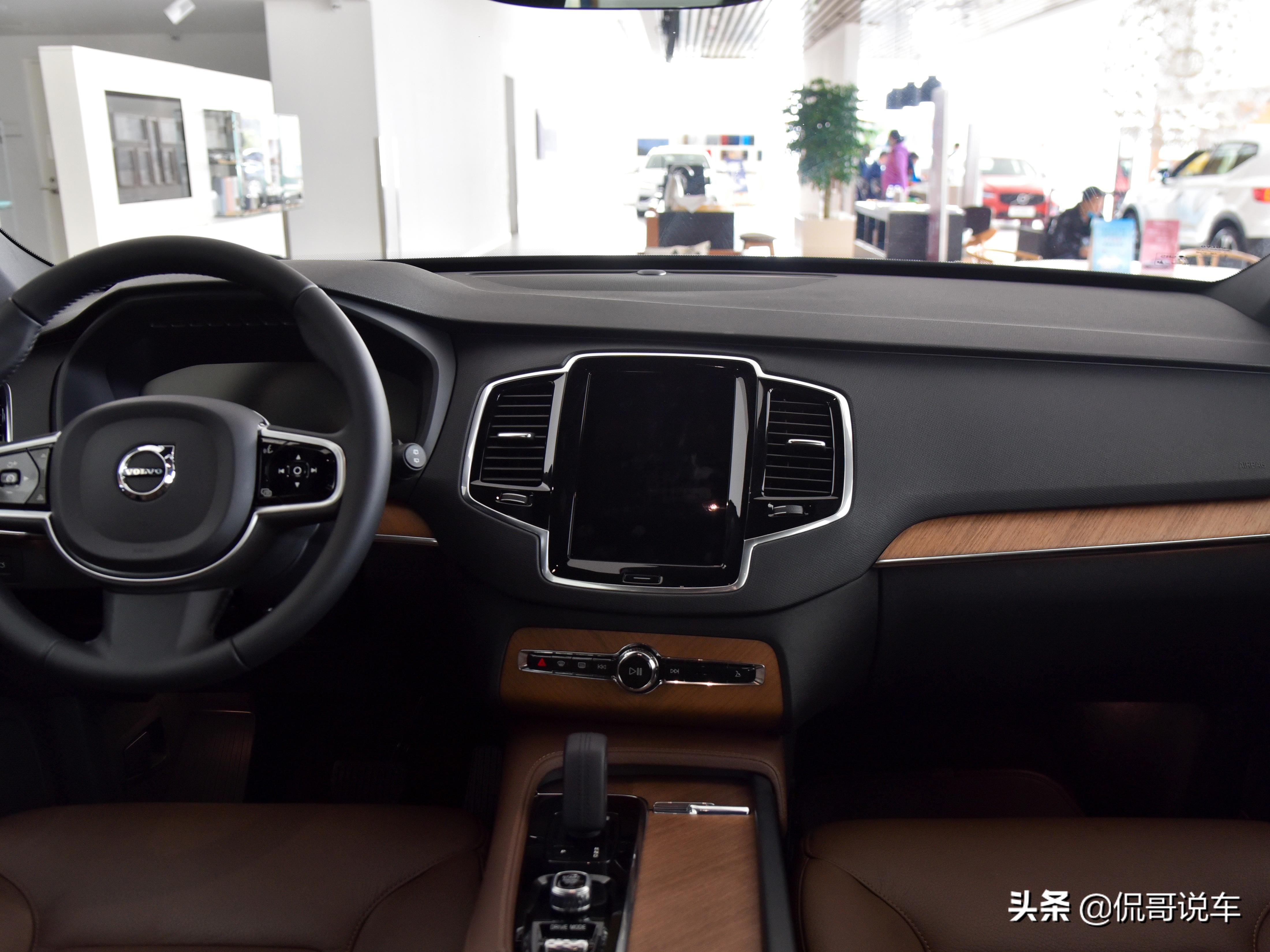 欧洲进口的中大型SUV，环保且安全，只需50万，实拍沃尔沃XC90