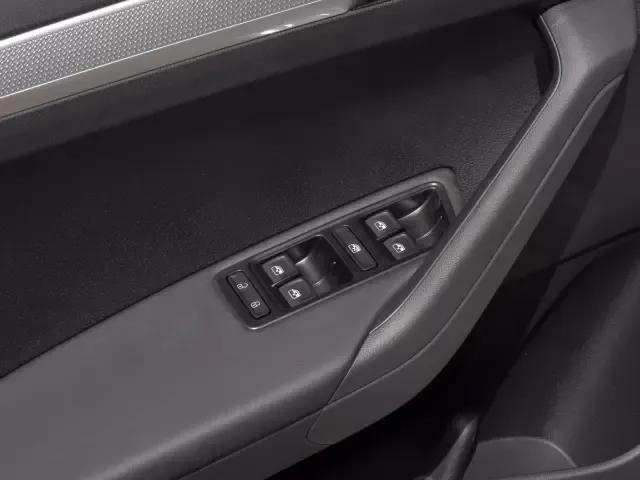 采用桑塔纳发动机，油耗低至5.6L，年轻的捷达VA3终于被认可