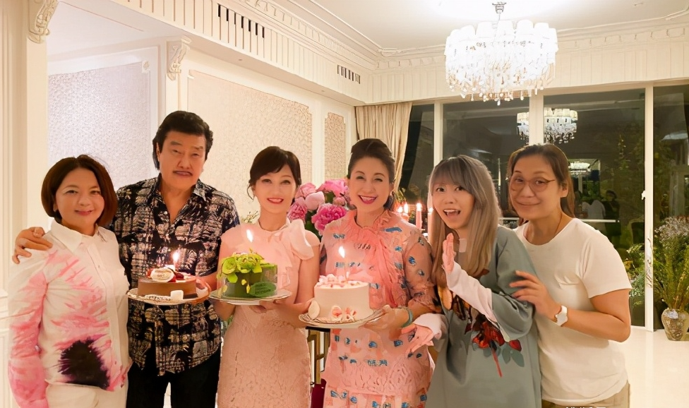 黄家4个男人迷上她，国民级女神赵雅芝的不老秘诀