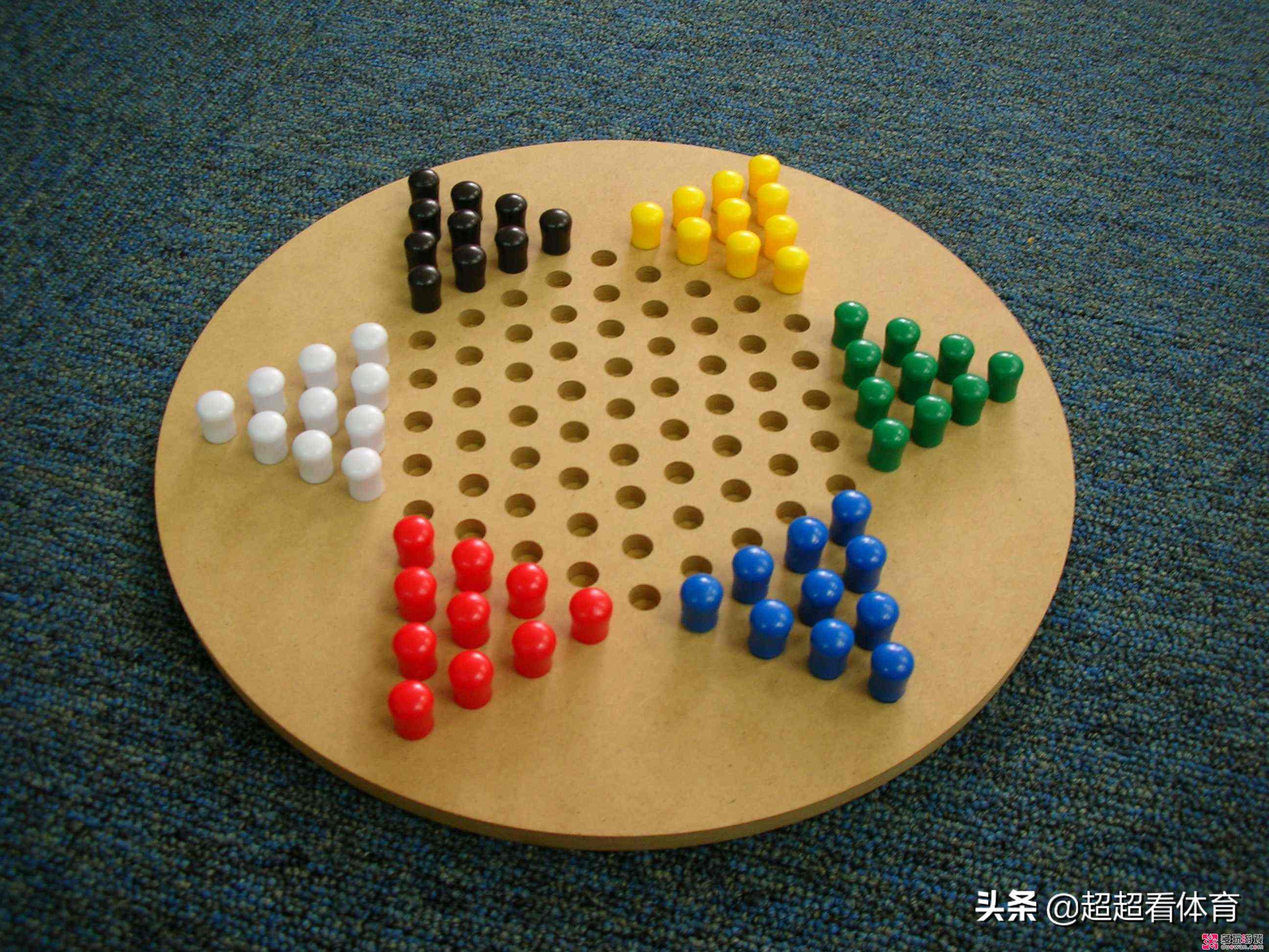 跳棋!初學者需要學會四個階段,4個技巧,實戰是制勝法寶