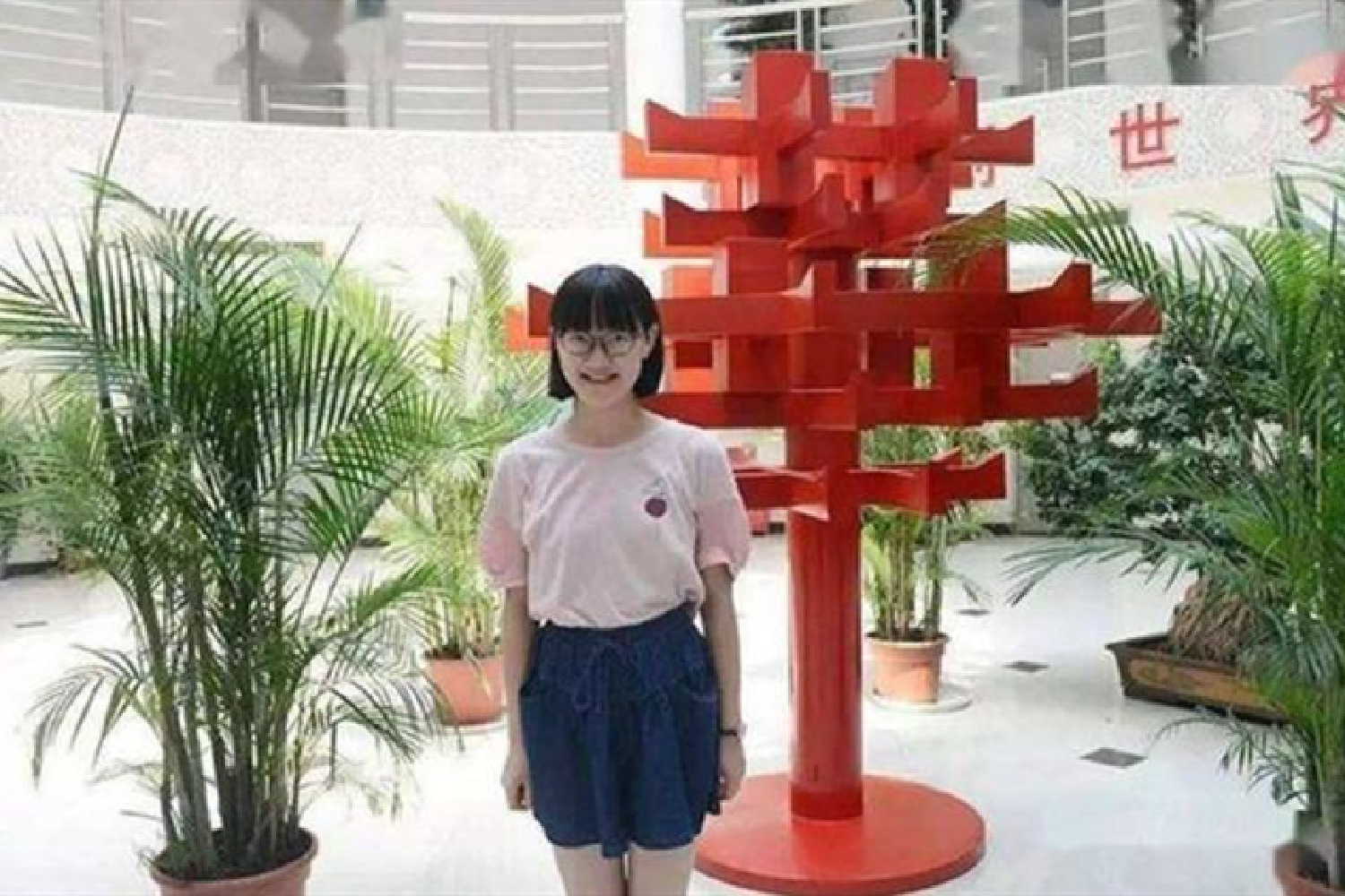 高考语文146分，唐楚玥为何如此优秀？看看她神仙卷面就知道了