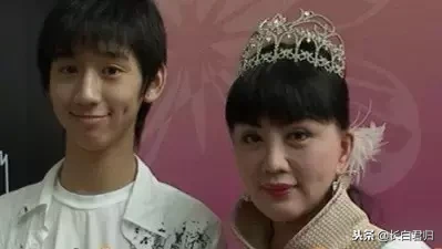 她坐过牢,拍过三级级片,被美国总统接见,如今还宛如少女