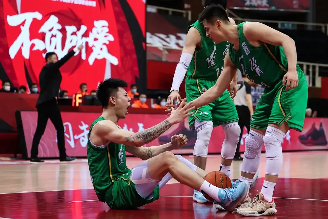 张镇麟为什么不参加nba(张镇麟去NBA？七原因证明没希望，朱八易九丁外援都是难过的山)