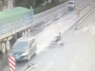车祸现场2,gif动态图,警示世人