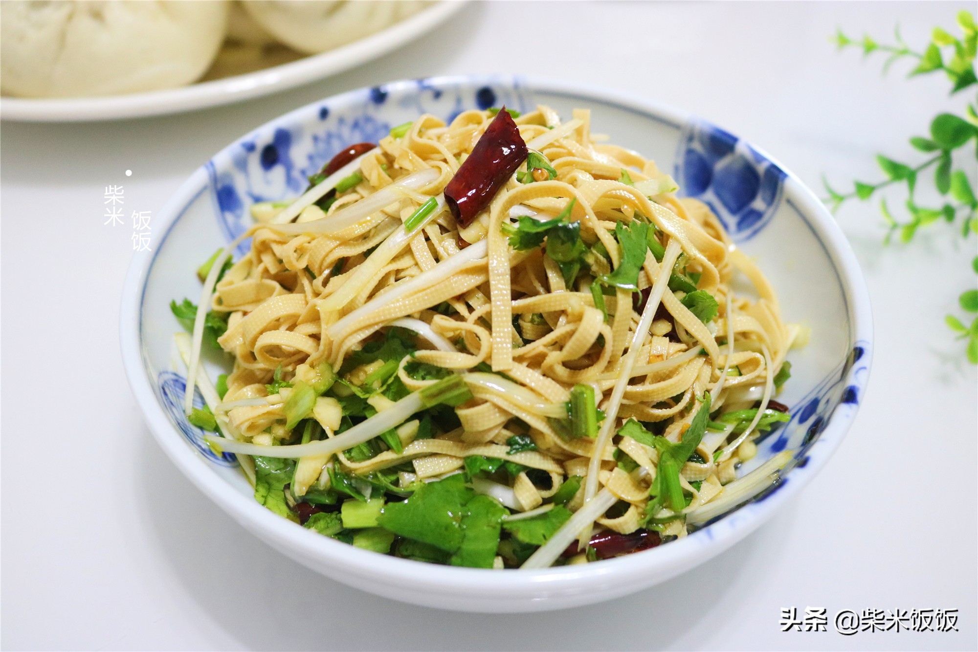 夏天最受欢迎的豆腐皮吃法，一煮一拌就上桌，软嫩入味特好吃