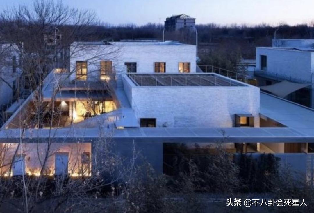 132万土胚房新进展，房子已经出现裂缝，设计师住房也被指违建