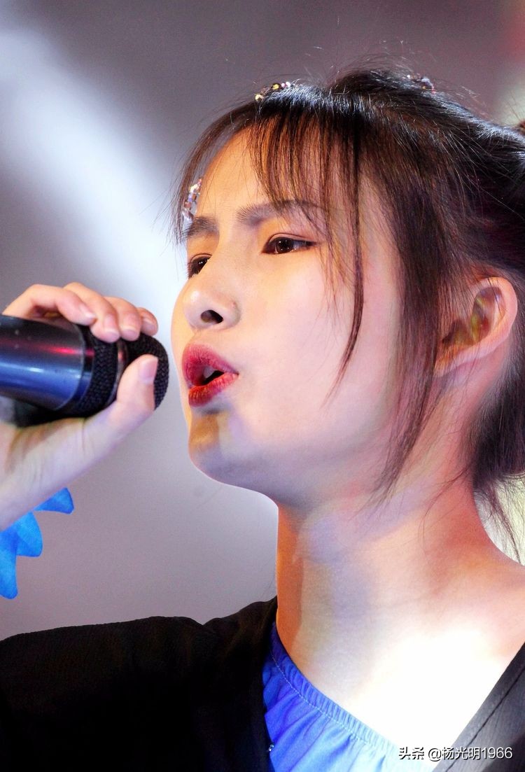 施秉一中：唱响青春   舞动人生