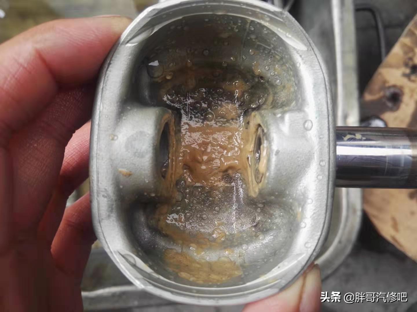 五菱宏光B12发动机，机油乳化水堵漏水，胖哥基本维修完毕