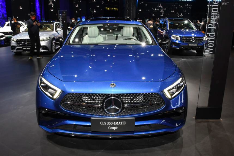 蓝色奔驰(优雅的奔驰大轿跑) - 四帝国车市