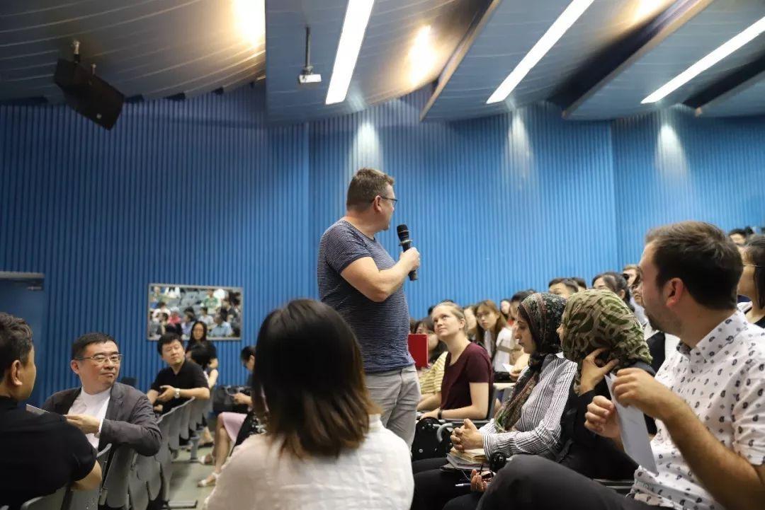 大学入党有多“难”？需要同时满足4个硬性条件，大一就得规划好