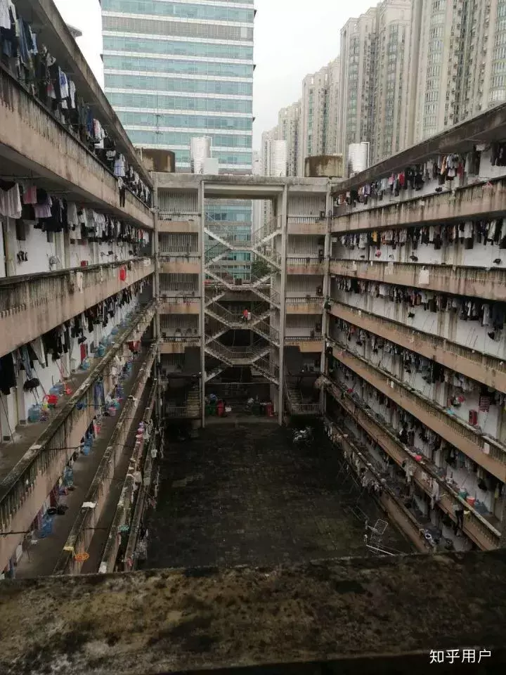 广东最坑爹vs最壕的大学宿舍！你们感受一下，这区别扎心了