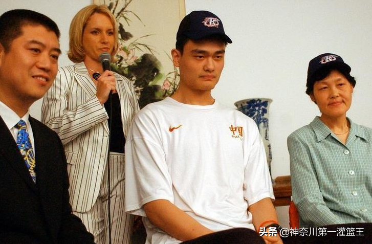 姚明为什么放弃nba(2005年，姚明为何会拒绝加入湖人，放弃和科比联手争冠的机会？)