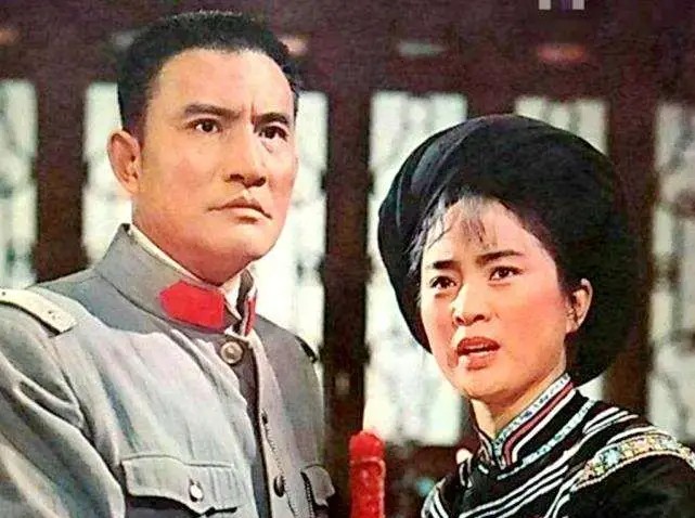 中国老男人们最喜爱的影坛十大硬汉，哪个是你心目中永远的英雄？