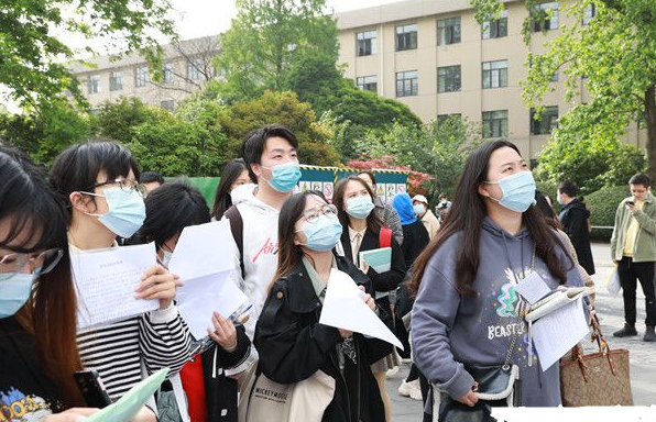 “铁饭碗”要碎了？部分事业编员工将成合同工，你是否在其中