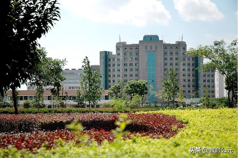 这所二本大学很优秀，将建设为全国百强高校，适合中等考生捡漏