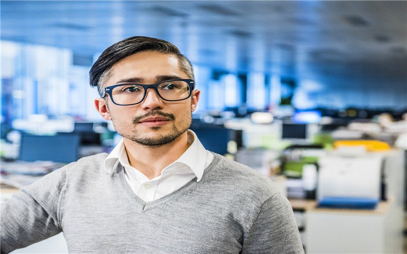 手里没有资金，为什么有些中年人还是想着去创业呢？分析一下