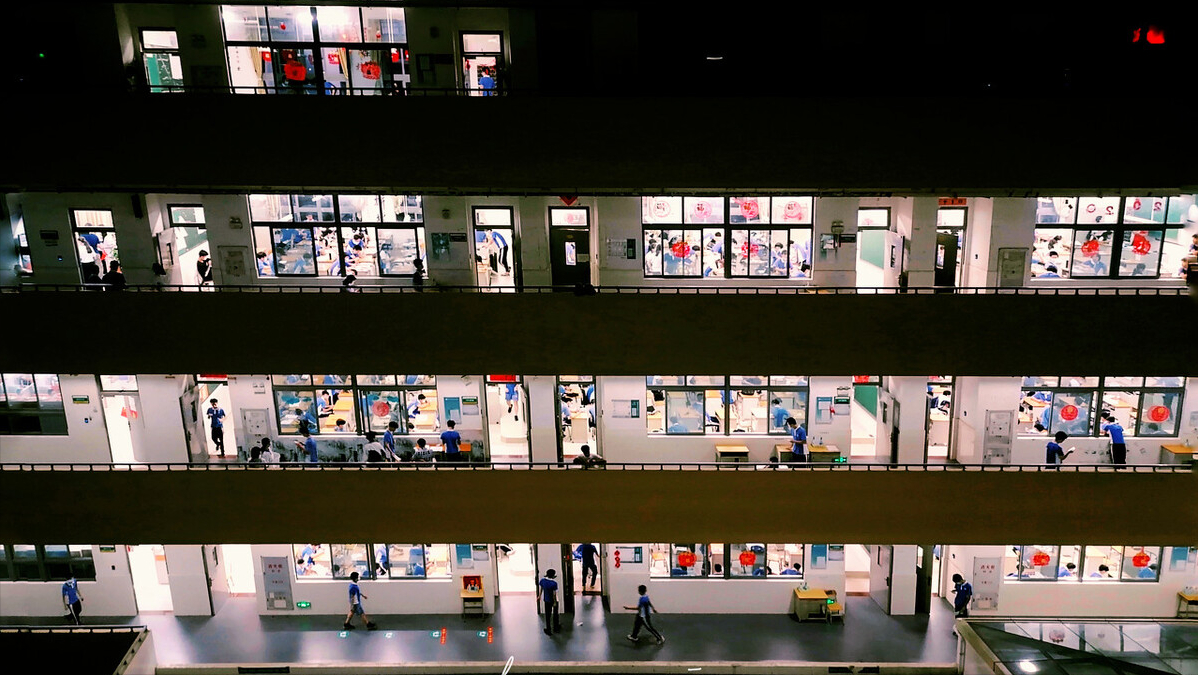 94％的毕业生拿着普通文凭依旧就业难｜高考的意义是什么？