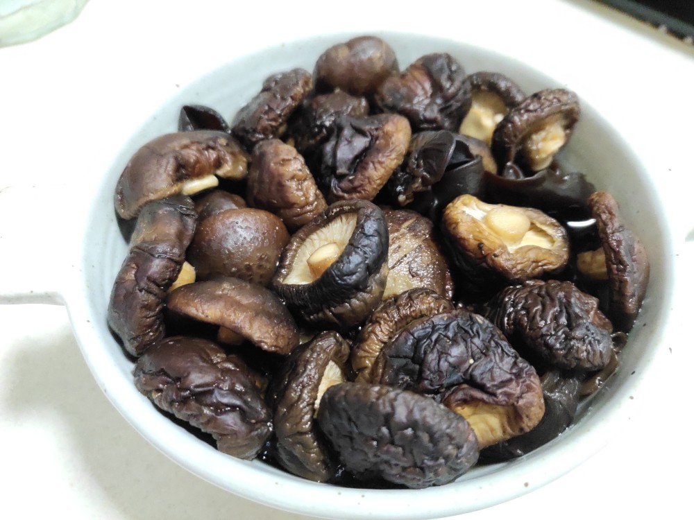 香菇青菜包好吃有诀窍，低脂低热量，翠绿鲜嫩，一次做20个不够吃