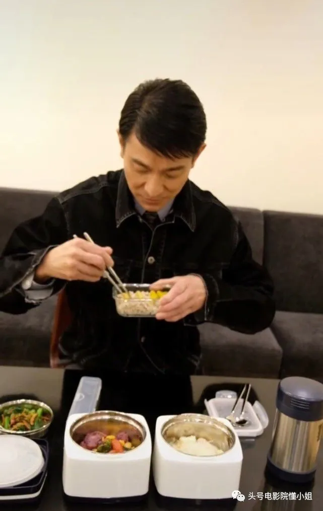 60岁刘德华演《流浪地球2》!宇航员造型已曝光?和吴京拯救地球