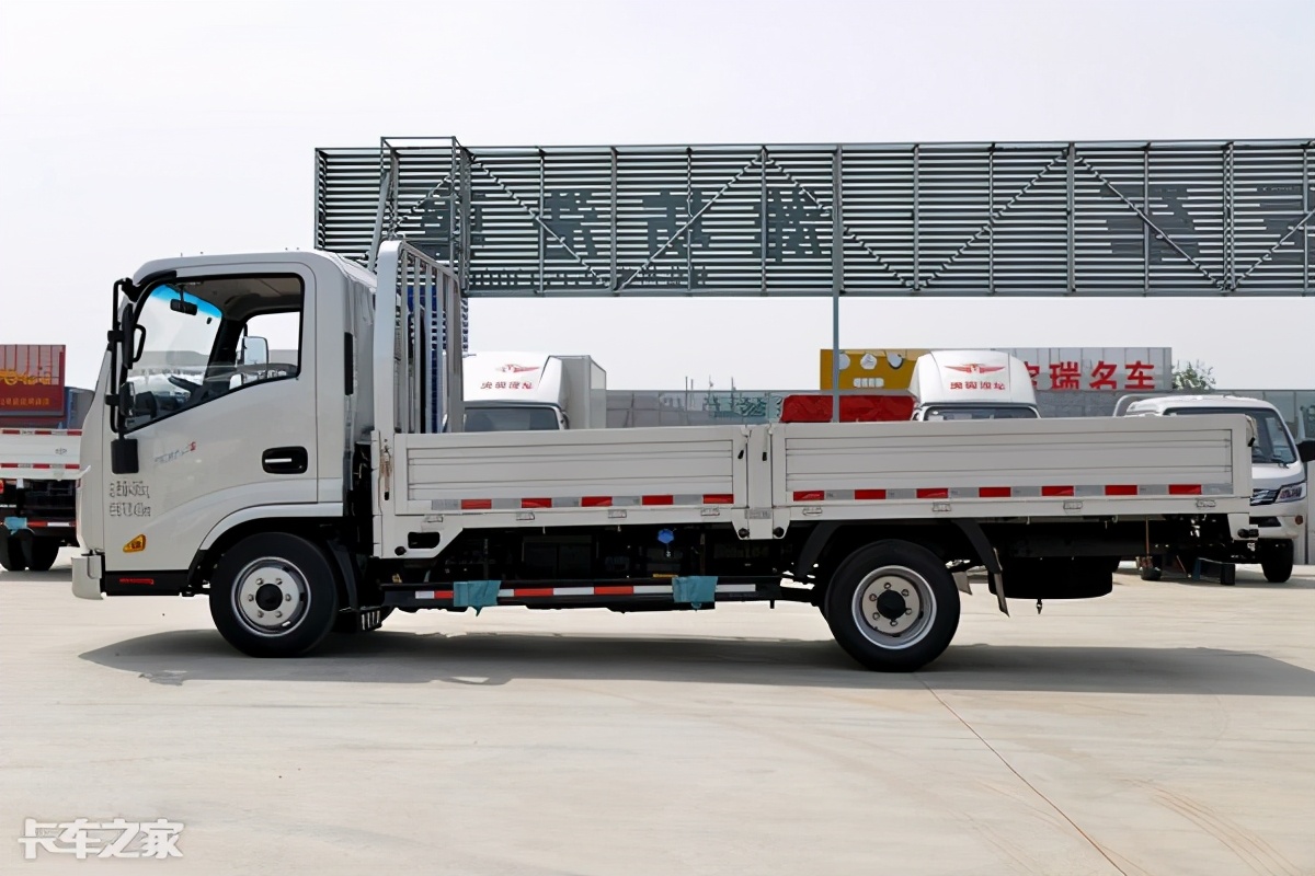 唐骏金利卡蓝牌4米2轻卡性价比还不错