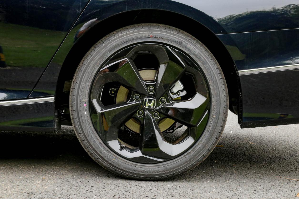 开完本田雅阁，再换上大众迈腾，车主：终于明白日系与德系的差距