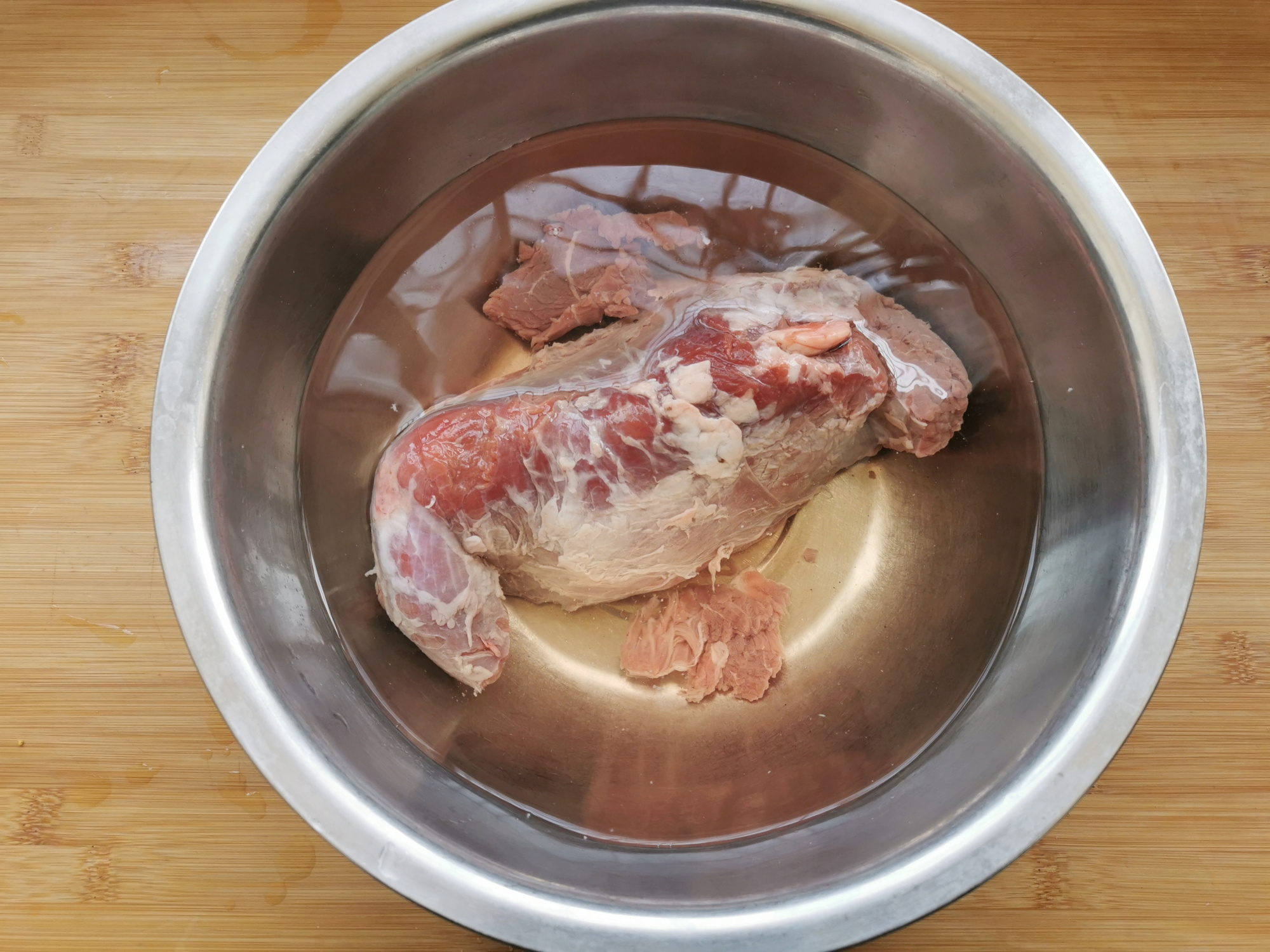 春季我家常吃这肉，高蛋白低脂肪，不炒不炖做一盘，直接手撕着吃