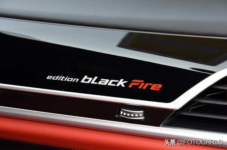 宝马7系最帅的版本，740Li xDrive黑焰版实拍，这霸气需要127.8万
