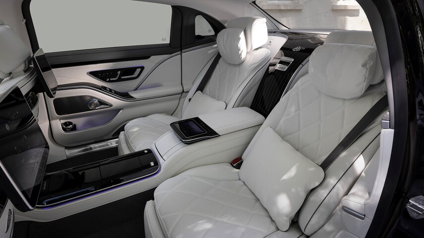 2022款奔驰迈巴赫S680 4MATIC：致敬传奇迈巴赫的奢华奔驰S级
