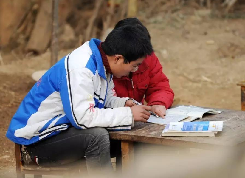 考上大学政府补助（大学生又传好消息）