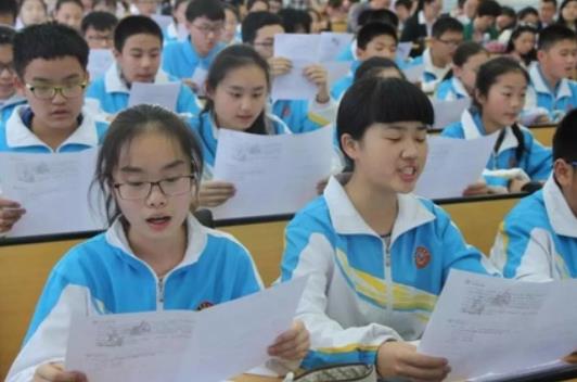 小学升初中，选“民办”还是选“公办”？三年后中考分数上见分晓