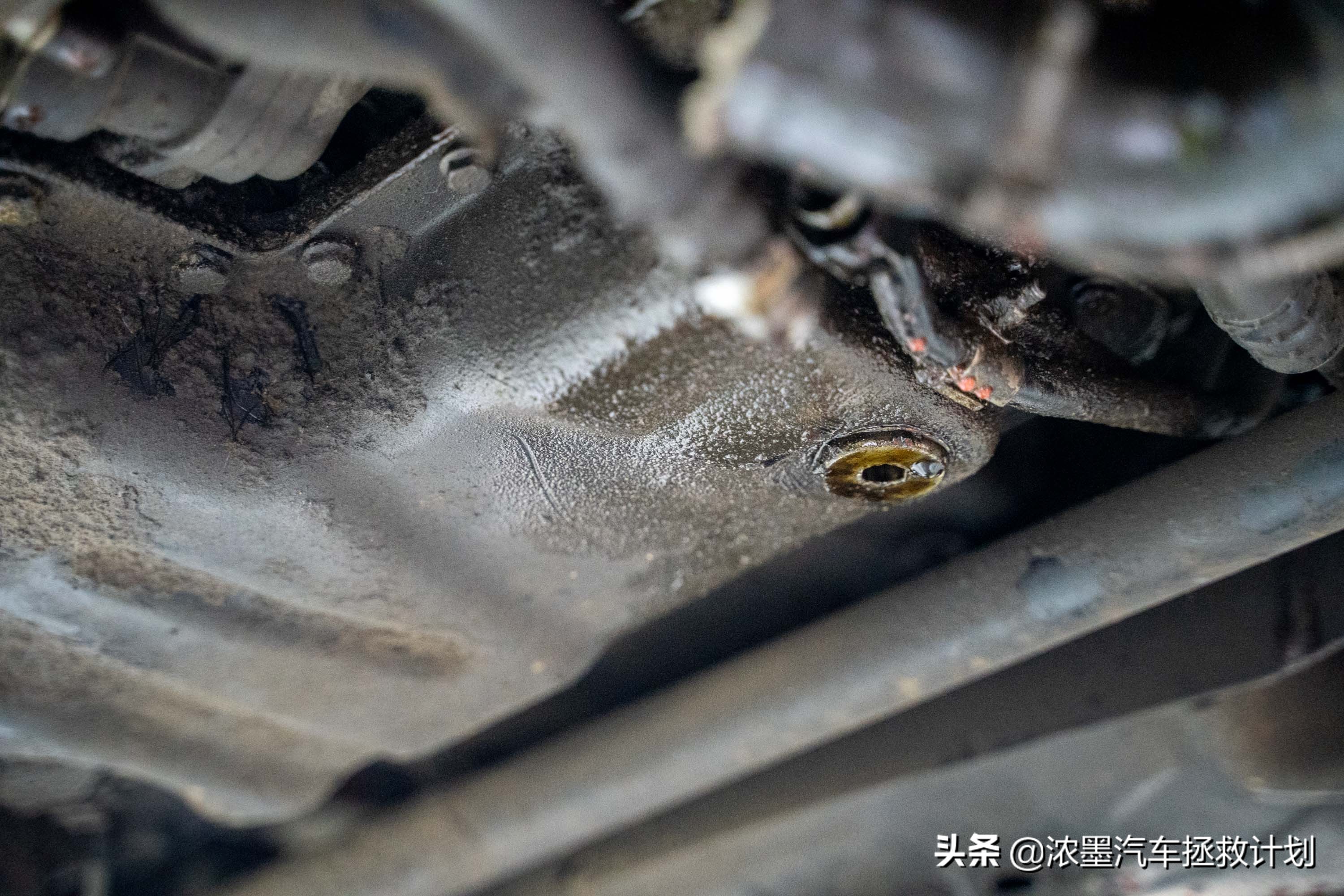 「迟暮英雄」整修一台十多年前的奥迪A6发动机，治理烧油烧水