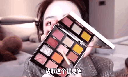 如何根據臉型選眼鏡？方形還是圓形？搭配好眼鏡，讓你氣質更出眾
