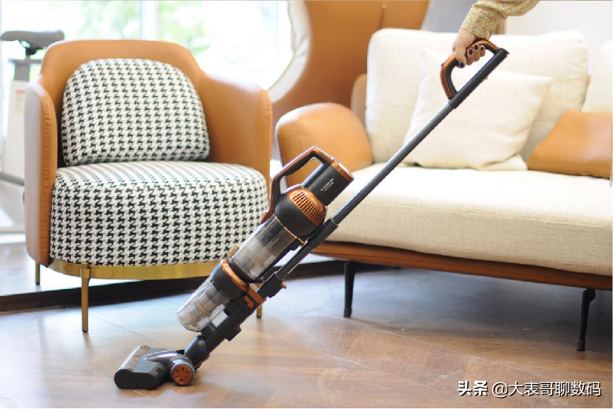 550W无刷电机+立式设计，莱克这款吸尘器才是高效之选
