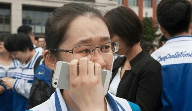 从小学到高三，有一年被称为“分水岭”，学生需谨慎对待