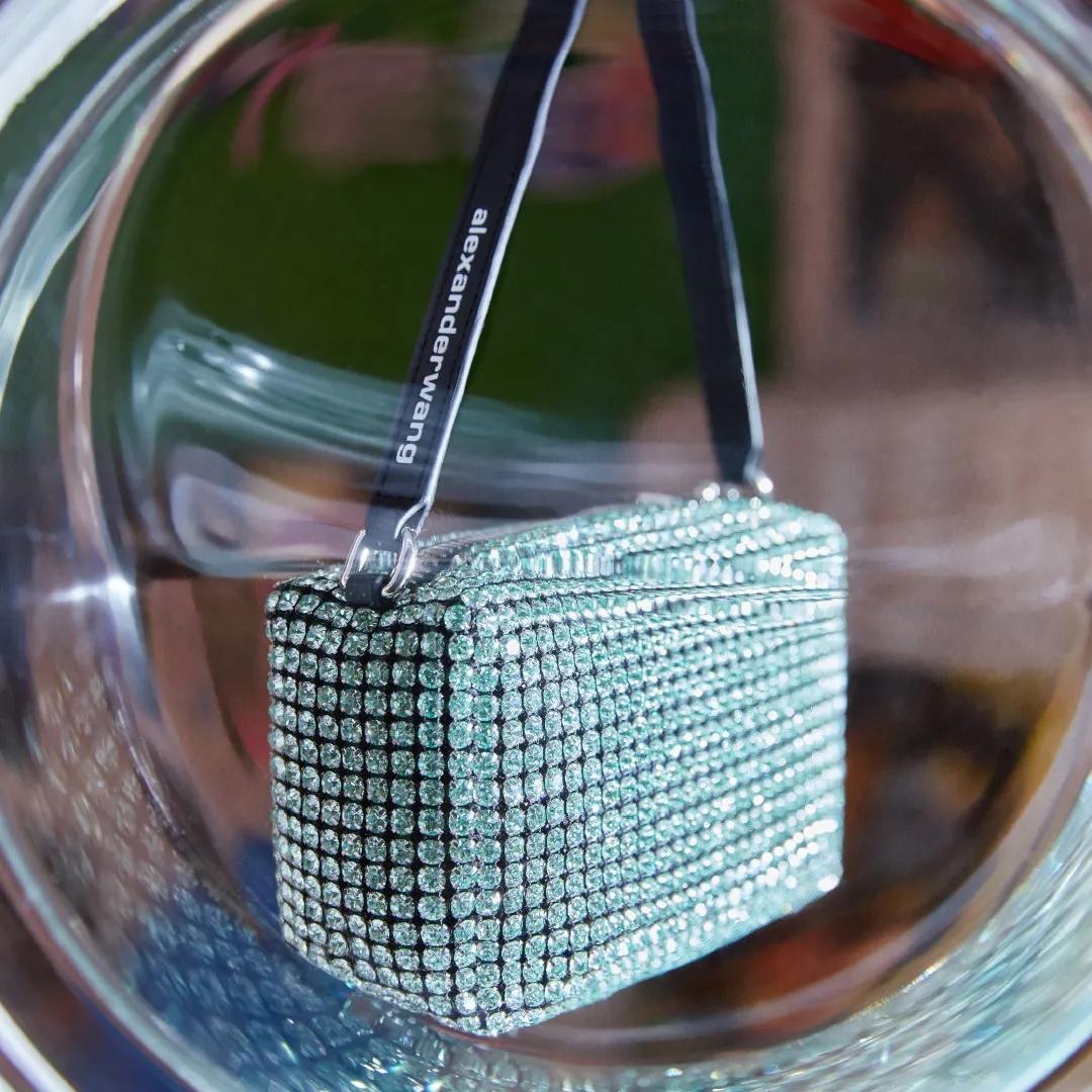 2021年最值得入手的14款包包，背十年都不会过时